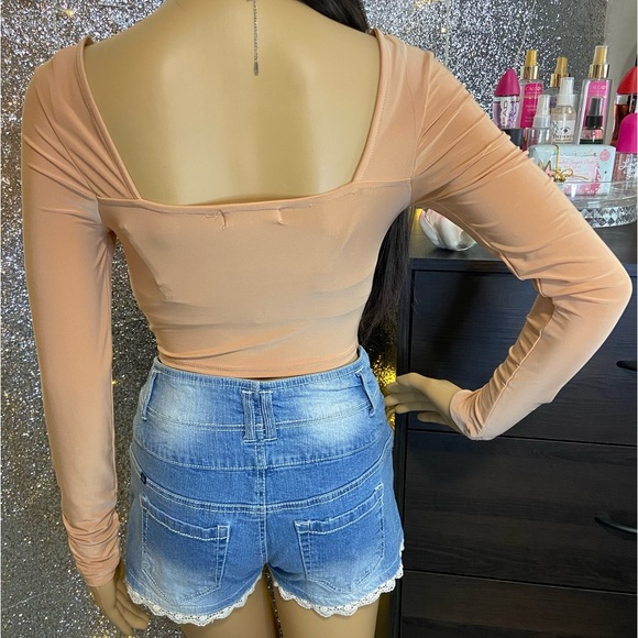 ‼️CLEARANCE Item‼️| Peach Ruched Long Sleeve Crop Top - Picture 3 of 6
